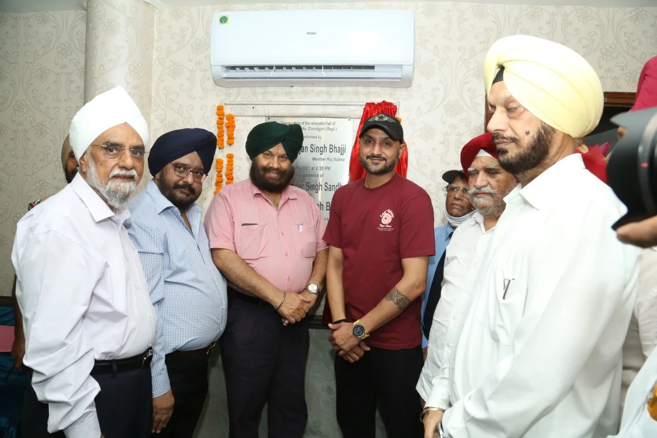 Ramgarhia Sabha Chandigarh volunteers demonstrating Seva and dedication during community service